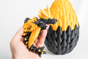 Luxury / Small baby in a regular egg